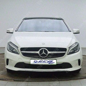 벤츠 A클래스 중고 A클래스 벤츠 중고 흰색 2016년식 68,751km A200 실매물중고차