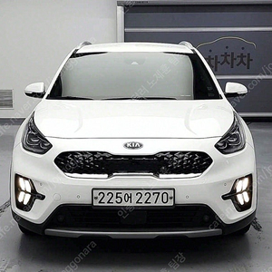 중고차 니로 중고 더 뉴 니로 흰색 2020년식 28,361km 1.6 HEV 노블레스 스페셜 중고차직거래카페
