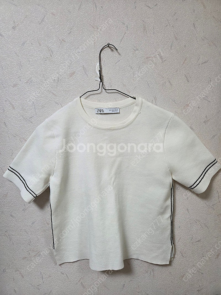 자라 ZARA 아이보리 반팔티 S 사이즈 크롭느낌--4