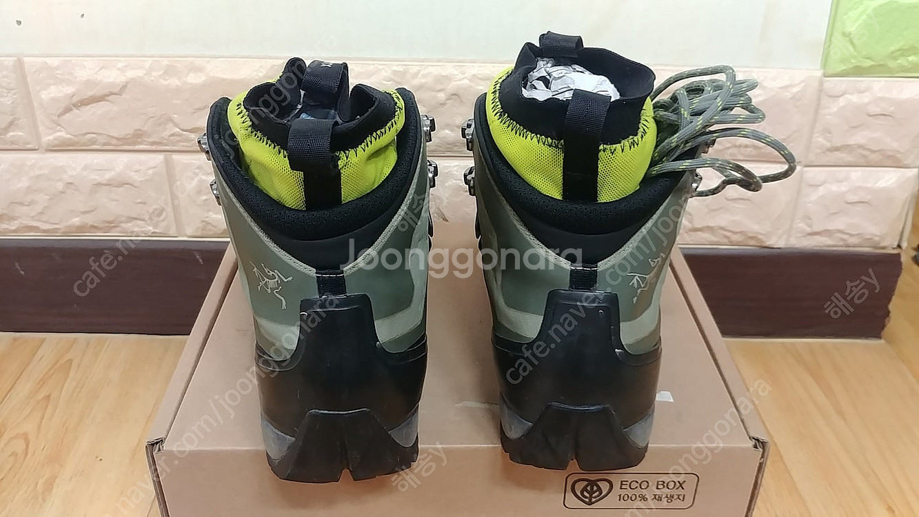 아크테릭스 보라미드 GTX 하이킹부츠(US 9) *UK...--2