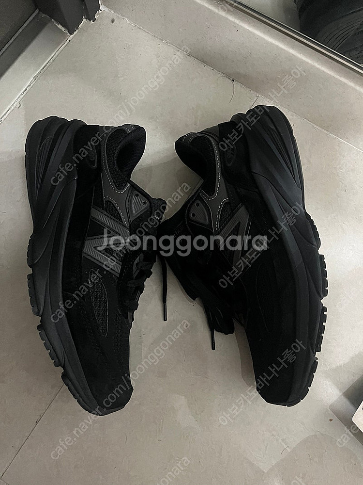 뉴발란스 990v6 트리플블랙 260--2