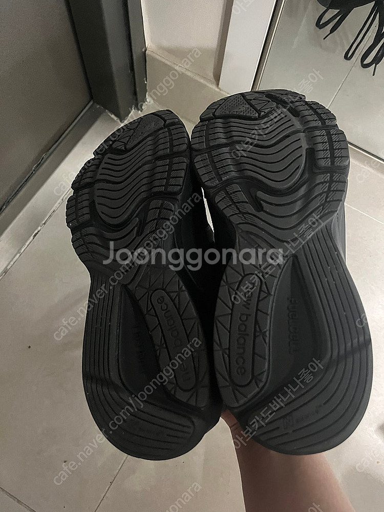 뉴발란스 990v6 트리플블랙 260--4