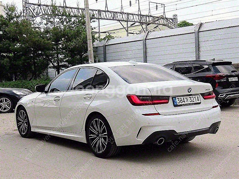 BMW 3시리즈 중고 BMW 중고 BMW 3시리즈 중고차 할부가능 2022년식 31,537km 320i M 스포츠 ...--4