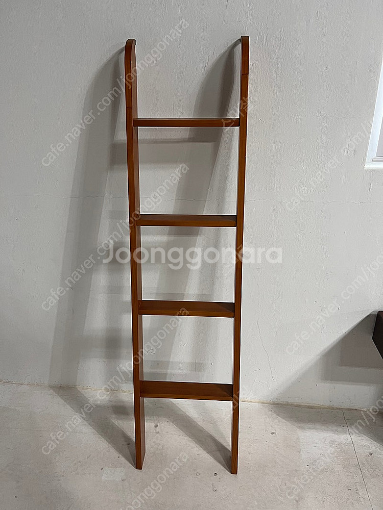 인테리어 소품용 원목 사다리 판매합니다.--0