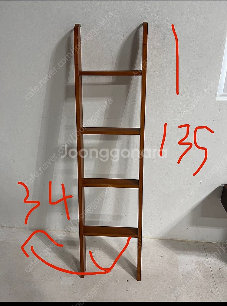 인테리어 소품용 원목 사다리 판매합니다.--1