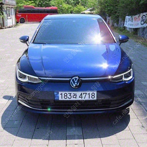 5,727 km 폭스바겐 골프 중고 8세대 2.0 TDI 프레스티지 중고차시세가격 파란색