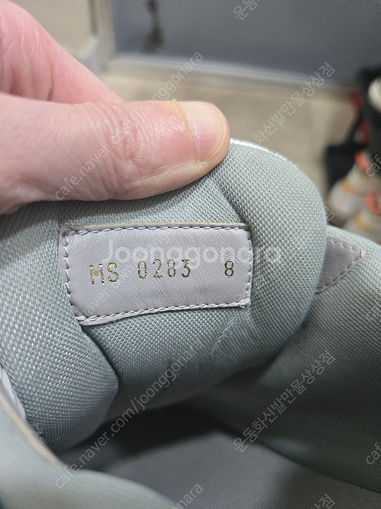 LOUIS VUITTON 루이비통 벨크로 트레이너 스니...--8