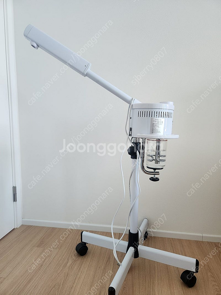 피부과에서 사용하는 대만산 안면스티머 팝니다.--3