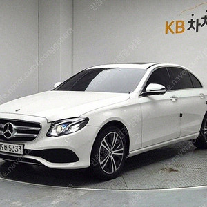 벤츠 E클래스 중고 벤츠 중고 승용차 흰색 2020년식 73,667km E220d 아방가르드 사회초년생 중고차