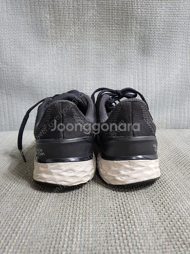 뉴발란스 런닝화 230--3