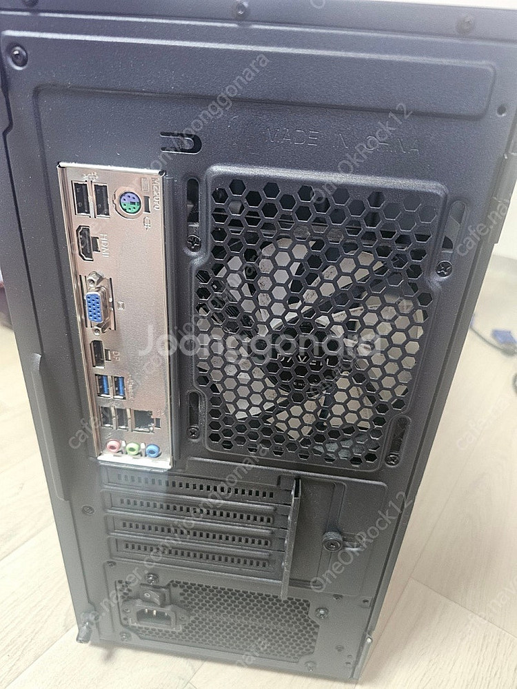 (그래픽카드, 저장장치 X) 본체 2대 / 모니터 1대 판매합니다--8