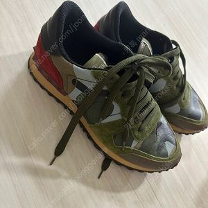 발렌티노 카모 스니커즈 39.5사이즈