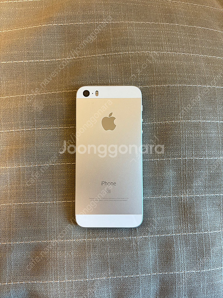 [새상품급] 아이폰 se1 실버 16gb 배터리 100...--0