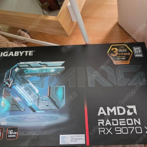 라데온 그래픽카드 9070xt gaming oc 팬 3개모델 판매합니다.