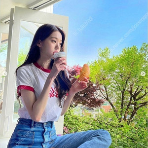 로브로브 티셔츠 장원영 이효리 착용