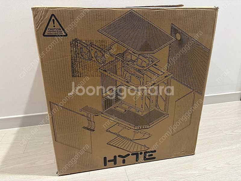 Hyte Y70 핑크케이스--0