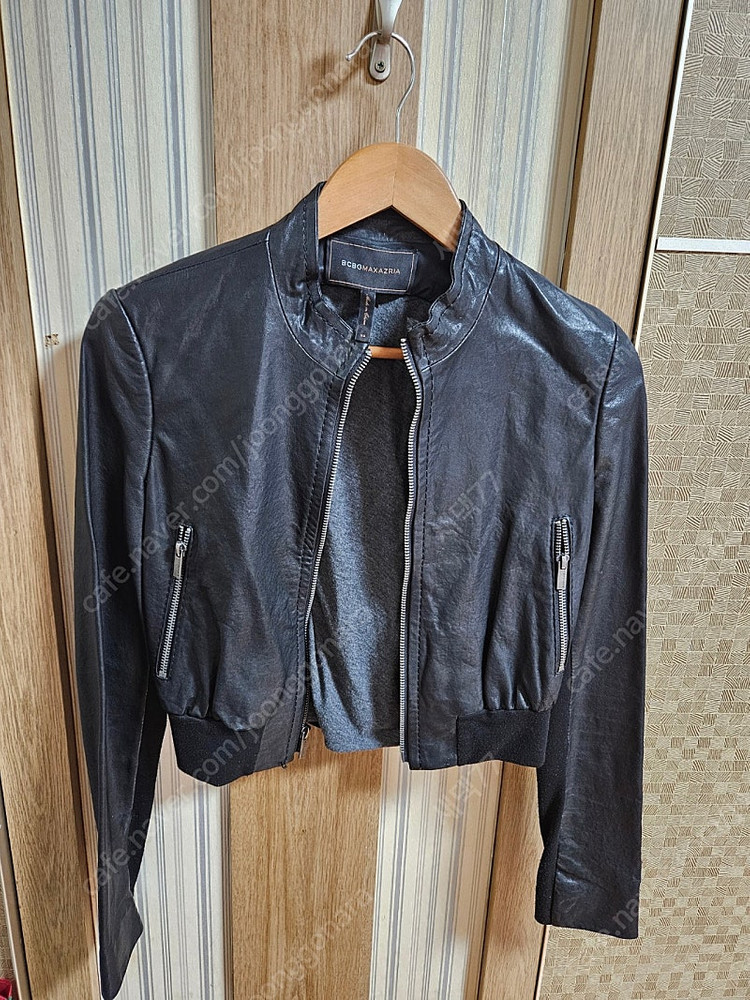 BCBG 가죽 크롭 자켓 XS (독특한 디자인) 이미지