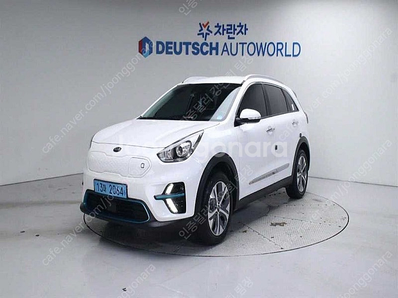 기아 니로 중고 니로 중고차 흰색 2021년식 28,8...--0