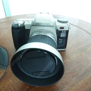 펜탁스 필름카메라 ZX-L 과 렌즈 28-80mm 신품급 판매합니다,