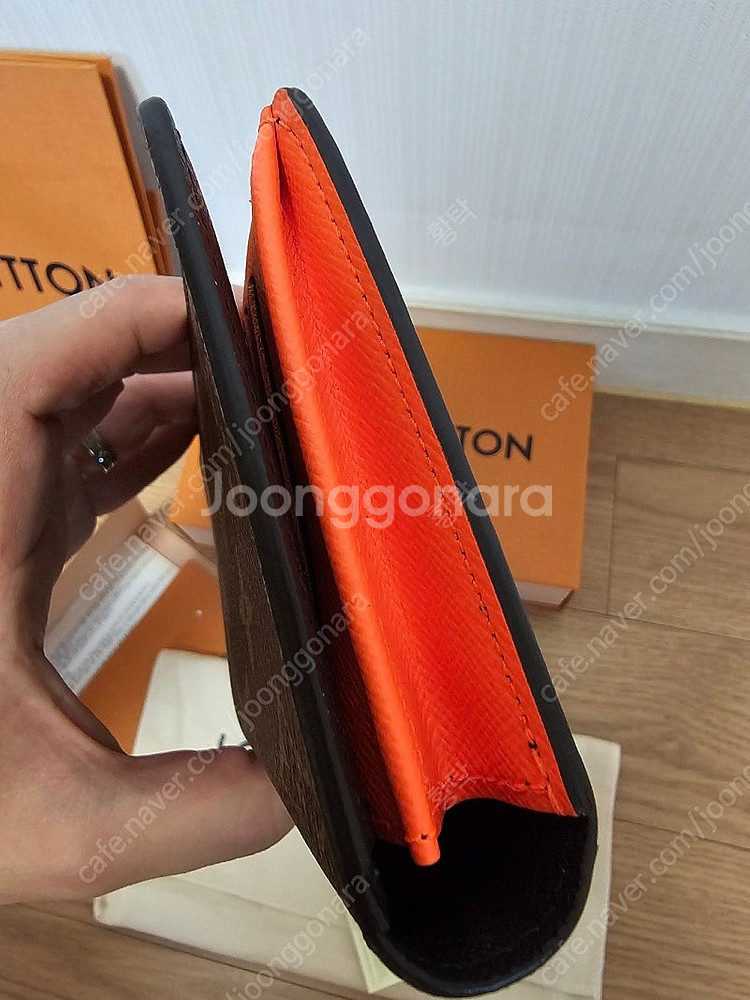 루이비통 버질아블로 한정판 캐릭터 토끼 자수 장지갑 브...--5