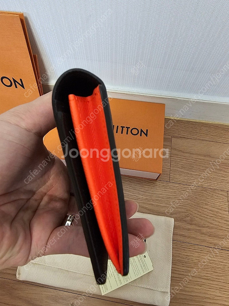 루이비통 버질아블로 한정판 캐릭터 토끼 자수 장지갑 브...--6