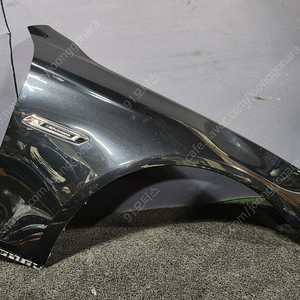 BMW F10 조수석휀다 M패키지 휀다 검정색상팝니다