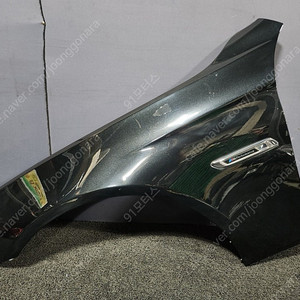 BMW F10 5시리즈 운전석 휀다 M패키지 휀다검정색 팝니다