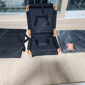 던킨 좌식의자 블랙2개 일괄팝니다