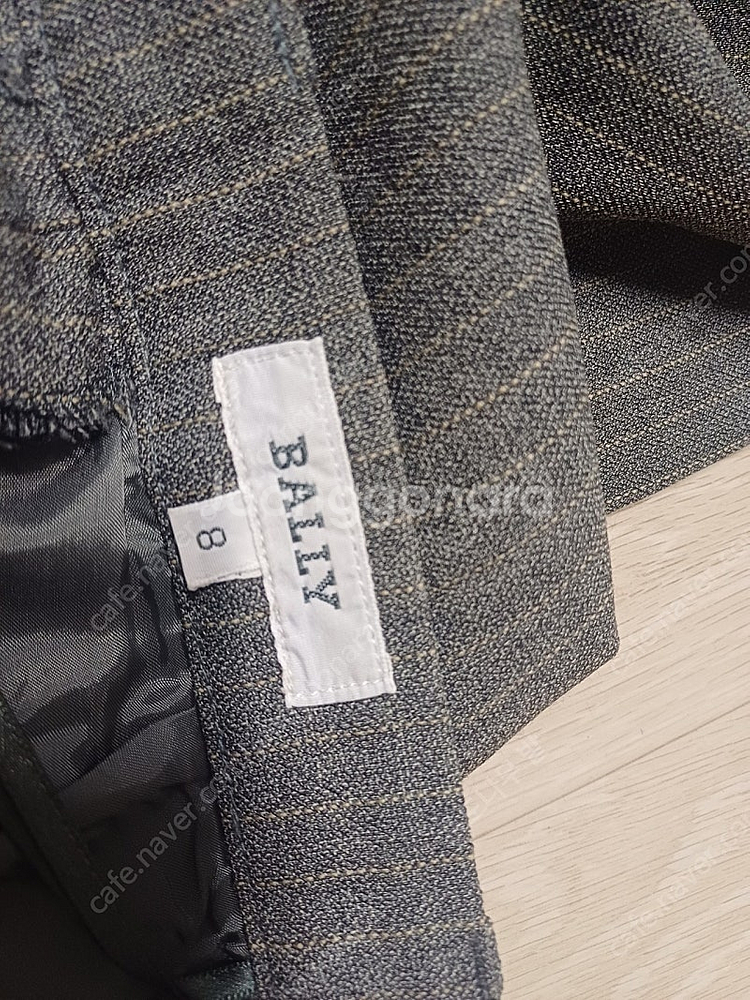 BALLY 스트라이프 정장 바지 8사이즈--0