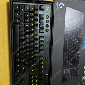 로지텍 G913 TKL 무선 키보드