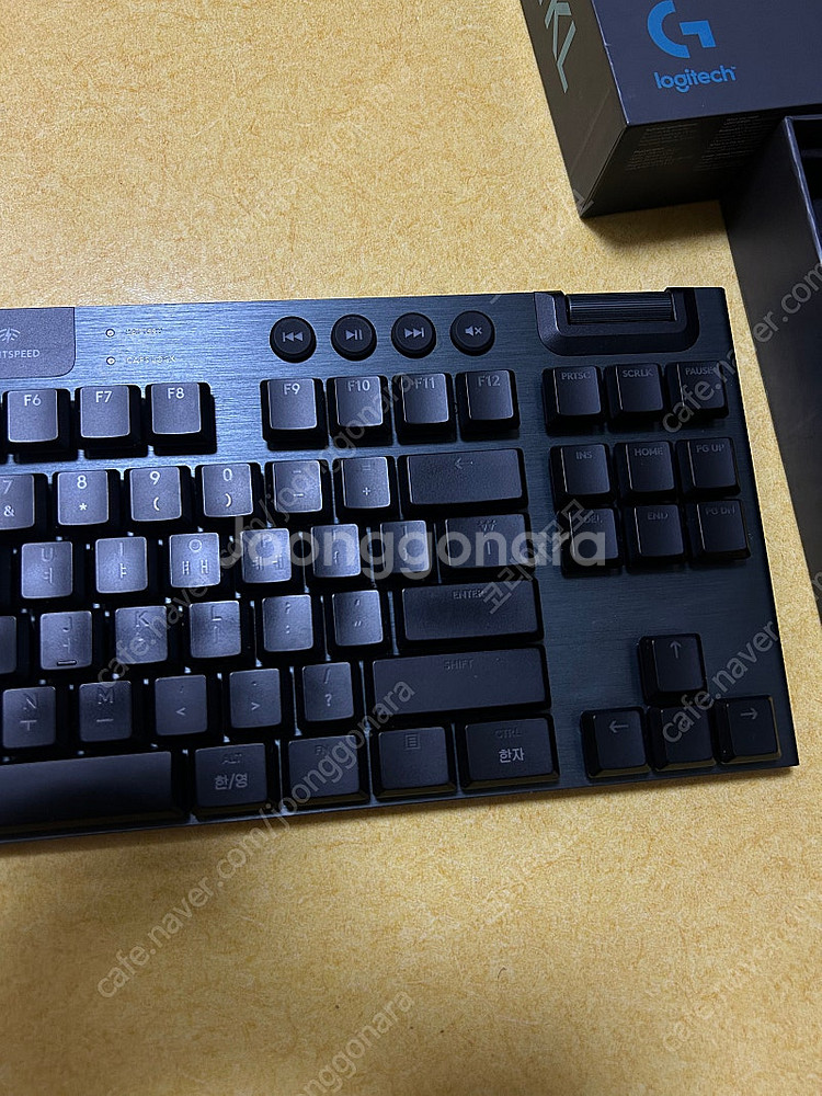 로지텍 G913 TKL 무선 키보드--3