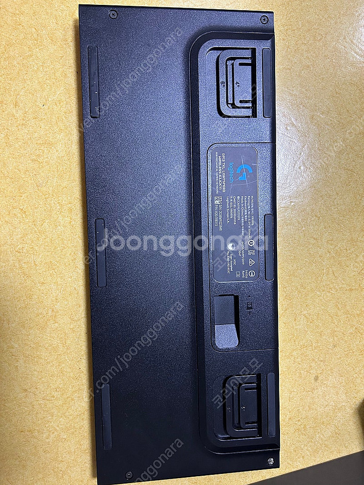 로지텍 G913 TKL 무선 키보드--5