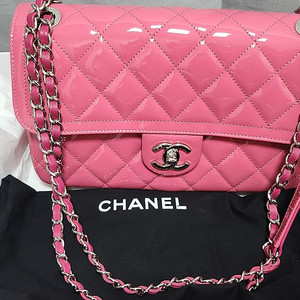 샤넬 클래식 유사한 새 제품