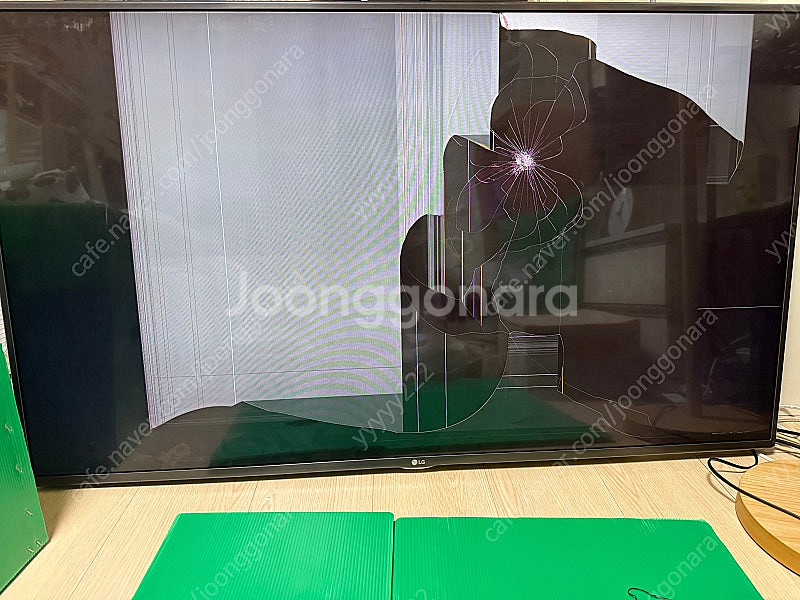 LG 55인치 TV 액정파손--0
