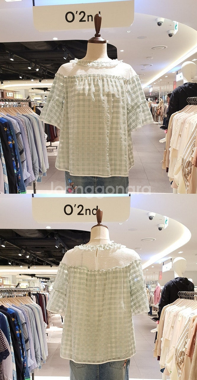 오즈세컨 반팔 체크 러플 블라우스--1