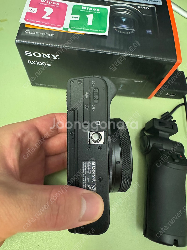 소니 rx100m7 판매합니다.--6
