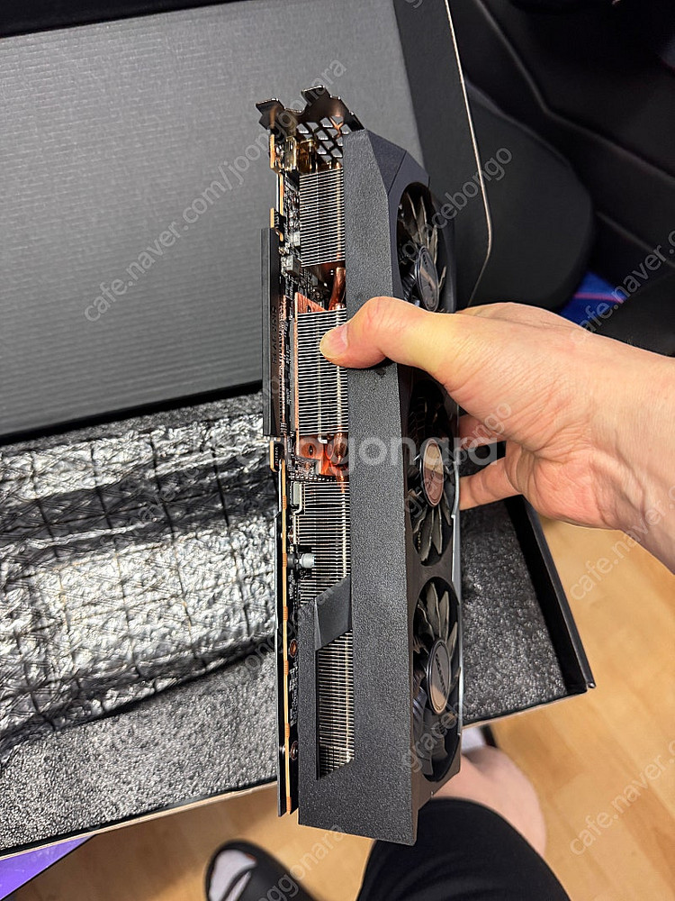 GIGABYTE RX 6900 XT Gaming OC ...--3