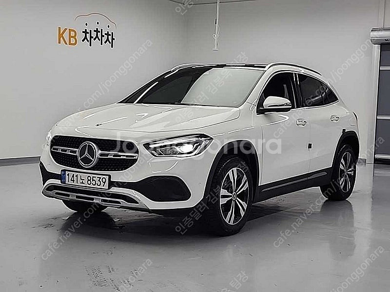 벤츠 GLA 중고 벤츠 GLA클래스 중고 흰색 2021년식 88,536km GLA220 중고차카페--3