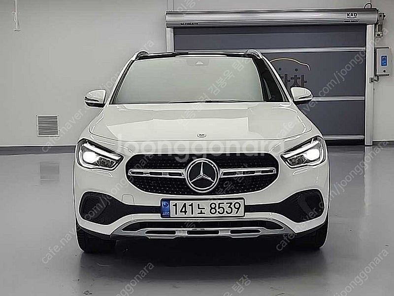 벤츠 GLA 중고 벤츠 GLA클래스 중고 흰색 2021년식 88,536km GLA220 중고차카페--4