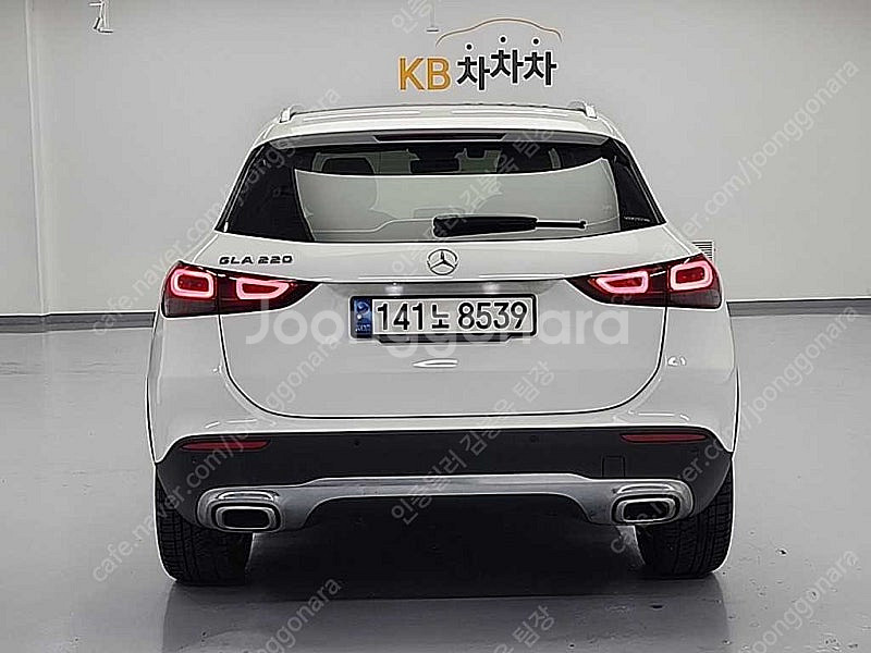 벤츠 GLA 중고 벤츠 GLA클래스 중고 흰색 2021년식 88,536km GLA220 중고차카페--5