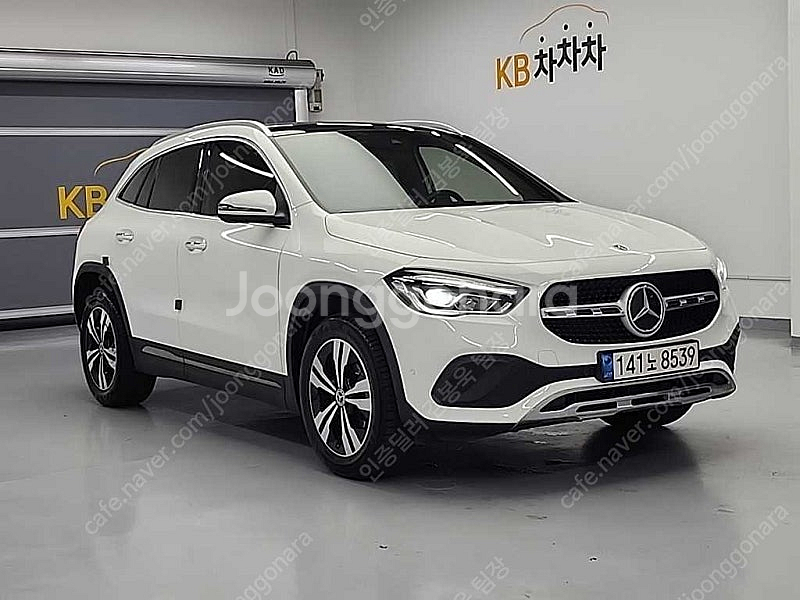 벤츠 GLA 중고 벤츠 GLA클래스 중고 흰색 2021년식 88,536km GLA220 중고차카페--6