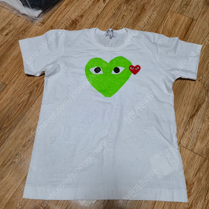 꼼데가르송 반팔 팝니다