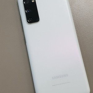 갤럭시 S20FE 화이트 128기가 20년 12월개통 미파손 찍힘없이 깔끔한폰 10만에판매해요