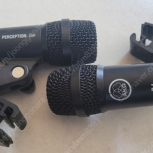AKG P4 다이나믹 마이크2대 10만.JVC북셀프 4만.엘지 사운드바3만.기가지니 3만.일제 스피커선3만.휴대용 확성기2대(몸체만)3만.착불