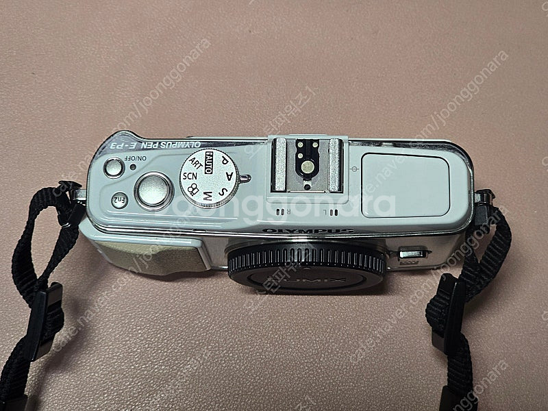 올림푸스 E-P3 화이트 바디 팝니다.--1