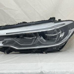 중고 BMW 5시리즈 G30 전기형 풀LED 헤드라이트 완품