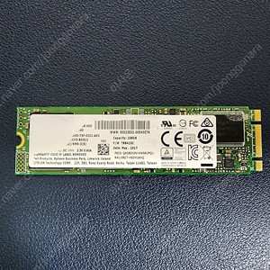 M.2 SATA SSD 256GB 1.8만 팝니다. 컨디션 좋습니다.