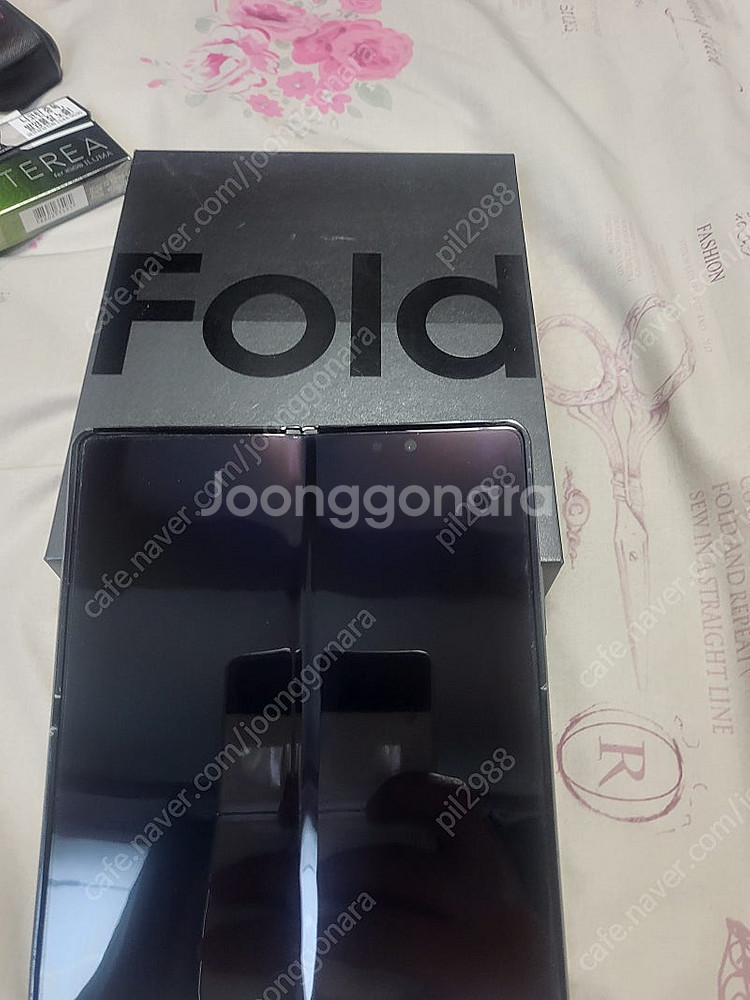 부산 갤럭시폴드4 상태a급 판매합니다--1