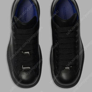 버버리 가죽 스니커즈 260 새제품 정품 판매합니다. burberry신발