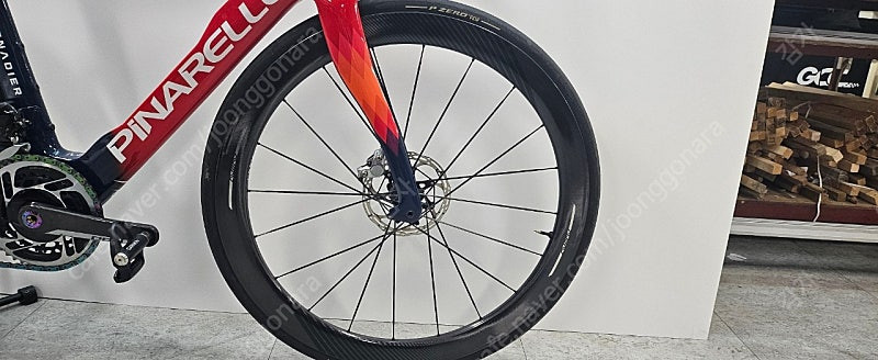 피나렐로 도그마F 이네오스 팀카 판매합니다--5